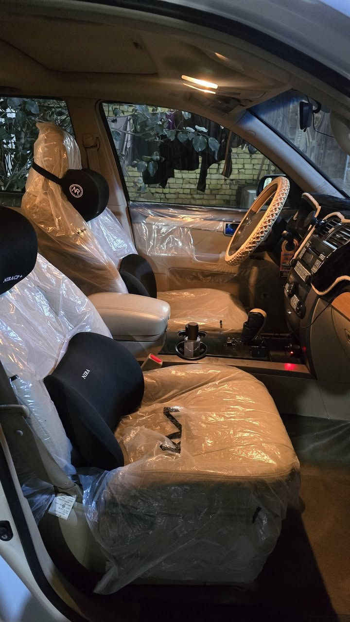 السلام عليكم 🔥😎 بيع او مراوس
كيا موهافي 14 خليجي 
رقم ميسان  سنويه ل 2029 تحويل مباشر بأسمي 
عداد المسافه 73 الف حقيقي 
كفاله عامه من الصبغ والتبديل والبارد حتى دعاميات 
حداديه 100%
بيها تخم تاير كوري نظافه 100%
باتري جديد 
محرك 6V 3.8 كفاله بدون فتح 
فتحه سقف 
ثلاجه 
صندوق شفط 
عدة طوارئ كامله +منفاخ اطارات +منفاخ تنظيف
خزن مومري 
داخل مطعم صاج 
7 راكب 
مخارج USB AUX
سويج وبصمه عدد 2 
السعر المطلوب 170 وبالعافيه ع الياخذها 
السياره جديده بمعنى الكلمة 
***********
