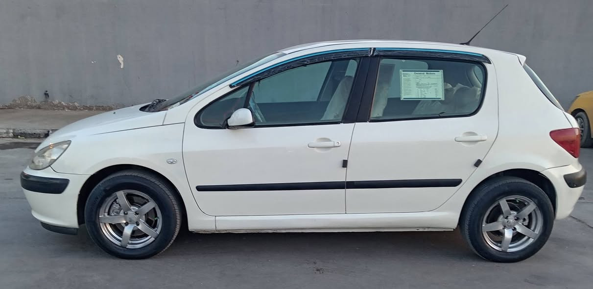 بيجو فرنسي موديل 2004 سياره جاهزة من كلشي كير محرك صدر تبريد تدفه مكفولات ويل كب اصلي تخم تاير جديد مكفولات بيه صبغ عام مكفوله من ضربه جماليه فقط بيه سونر موجود ويه صور سعر 54 بيه مجال قليل شراي يتصل مكاني بغداد لحبيبيه رقم ***********
