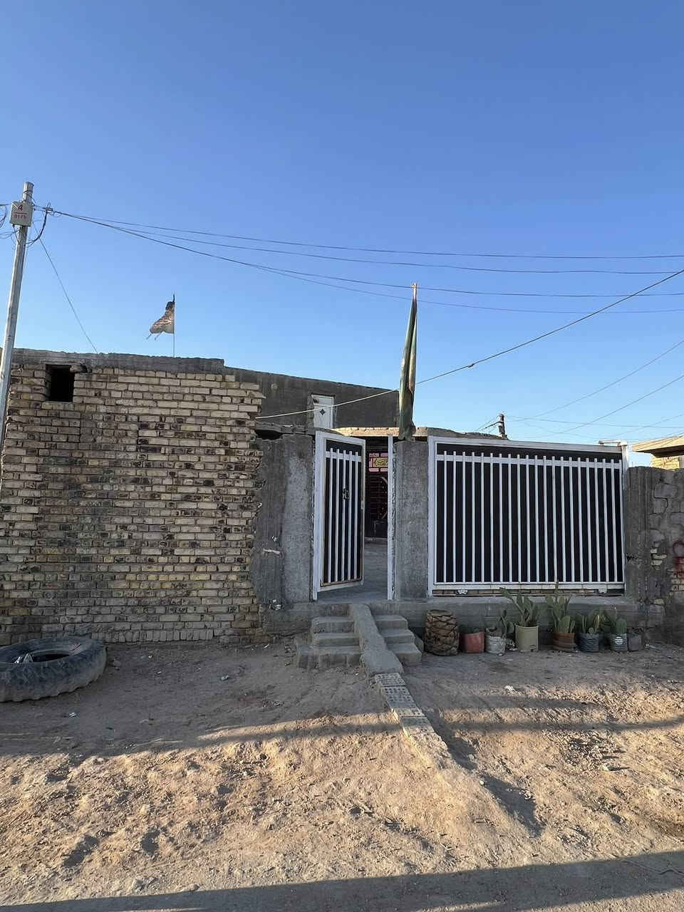 #للبيع 
السعر :85مليون قابل للتفاوض
دار للبيع زراعي سند 25،تحويل ب أسم المشتري مباشر 🏠
الموقع:محاويل ملحق حي النور 
مساحه 250m 🍁
#يبعد عن شارع حلة بغداد 100متر.

يتكون الدار من  🏦🏦🏦🏦

استقبال 
مطبخ 
غرفة نوم 
غرفة نوم
صاله 

تتوفر فيه جميع الخدمات السكن 🏕

باقي التفاصيل موضحه في مقطع فيديو والصور 📷 

🌿🌿🌿🌿🌿🌿🌿🌿🌿🌿🌿🌿🌿
#للإستفسار اكثر او معرفة السعر يرجى مراسلتنا او  الاتصال على الارقام التاليه او زياره #مكتب #عقارات #اراضي #المحاويل الكائن في قضاء المحاويل حي ١٧ قرب #مقهى الصياد القديم
*********** /*********** ابواسد
