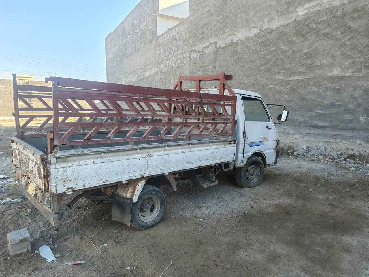 سلام عليكم كيا بنكو لل بيع لسياره كايمه ويرادلها ترتيب بسيط  لسياره رقم بغداد ولي بسمه موجود ويحول وموجوده لوكاله ول سنويه  لسعر 19وبيه مجال بسيط مكاني فلوجه ***********
