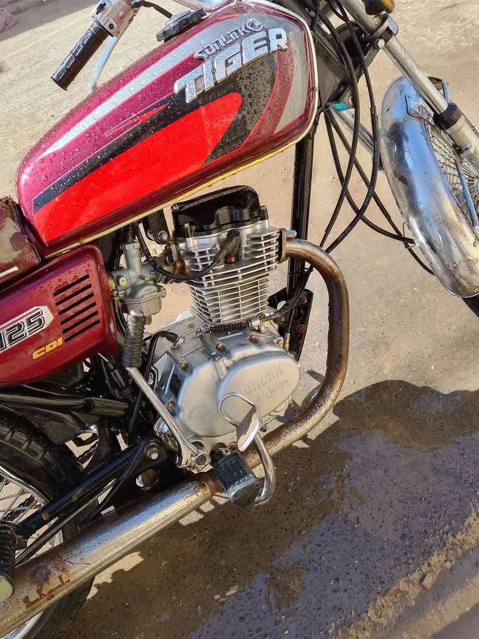 سلام عليكم 
دراجه 4 كير تايكر موديل2023 
مامفتوح برغي بيهه 
كهربائية شغاله 
وكيلهه العارضي
السعر 750 اوراق اصولي مو سكنر 
للاستفسار الاتصال ‏‪***********‬‏
