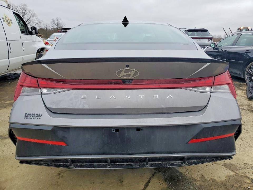 (اعـــــــــــــلان مــــــــــــــــزاد 📢 ) 

2026 HYUNDAI ELANTRA SEL SPORT 

هيونداي النترا سبورت  : ٢٠٢٦

حالة السيارة : تعمل وتسير 

ضرر السياره : كما موضح بالصوره

تاريخ الــــــمزاد الأثنين : 2026/5/18

وقت المزاد الساعه : الخامسه عصرا 

اللـــــــــــــــــــــــــــون : سلفر 

عداد المسافه : 6.535

حجم المحـــــــــرك : 4 سلندر 2.0

مدة الوصول : 60 الى 75 يوم

للإشتراك في المزايدة يرجى الحضور الى  مكتبنا للـتأكيد على تثبيت السياره المزاده.

العنوان : النجف الاشرف قضاء المناذره( ابوصخير) شارع حيره ابو صخير مكتب عمار لمزاد السيارات الامريكيه 

               تلفون 
              *********** واتساب
              *********** للاتصال
               عمار
