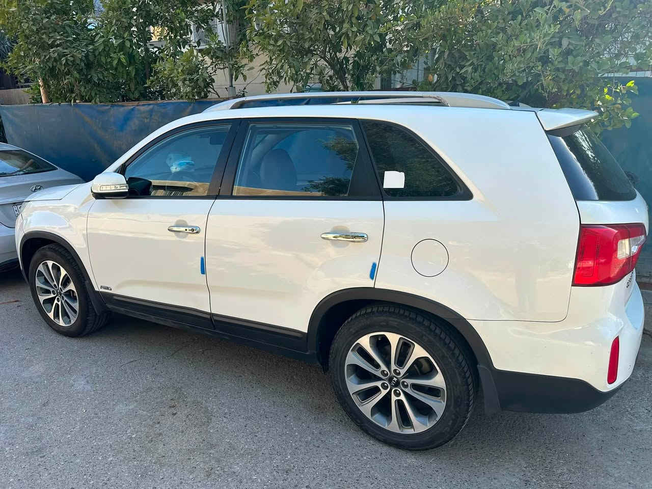سورنتوا ٢٠١٤ كويتي ١/١ بغداد مكفولة مال بيت عدا الملاحظتين موضحة بأخر صورتين  ماشية ١٨٠،٠٠٠كم المواصفات معروفة 
٦سلندر
٧راكب
بانوراما
فور ويل AWD
زراك لايت
كشنات (قرميد) وتدفئة تبريد 
كشنات كهرباء
٣قطع تبريد
مانع انزلاق ومنحدرات
مثبت سرعة
وباقي المواصفات معروفة
السعرة ١٩٥ وبيها مجال بسيط لشراي
للتواصل ***********
