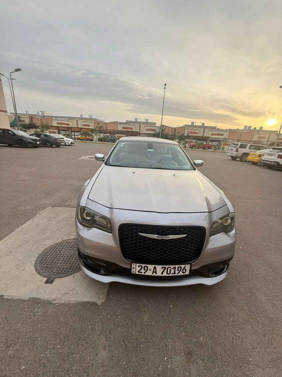 ياالله
للبيع 
اوباما كلايسر 300c
رقم واسط باسمي  مصفرة كلشي 
تحويل مباشر   
مديل 16  بني راما 
مكينه كير اكسن كفاله 
قرفه جديده 
سياره جاها ماذب ربع عليها 
حادثها مال امريكه جاملق وبنيد بدون دواخل وبل عراق  معروض بل سونار مالها
السعر 170 وبيها مجال   
مكان السيارة البصرة الدير ***********---***********
