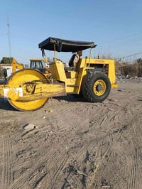 الي محتاج حادلات بموقع وليس قطعه داخل بغداد متوفر حدلات ضلفيه وستيل وم...