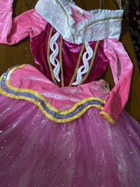 بدلة أميرات دزني • ٤-٥ سنوات • بغداد