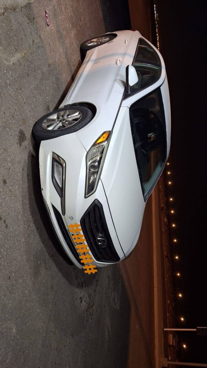 السلام عليكم

سوناتا موديل 15 
محرك 2400 gdi 
كازكيت اسبس  بدون دوانز نهائيا 
ماشيه ٢٠٠ الف ميل 

السعر 105

واتس اب ***********

