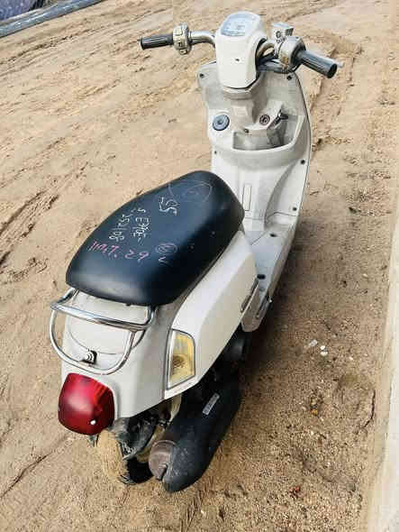 بوليس كابريتر قبل 10 ايام طالعه من الحاويه حتى المكاتبه موجوده 
كلها مختمة بلاااااد 
سعر 1.200 
القرنة الثغر
التواصل *********** واتساب
