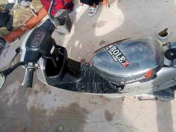 ماطور بوتين للبيع
اشاره شغاله سلف شغال بس يعوز باتري 
كلجات كامله مصرف بانزين قطاره 
السعر 260 وبي مجال  
***********
