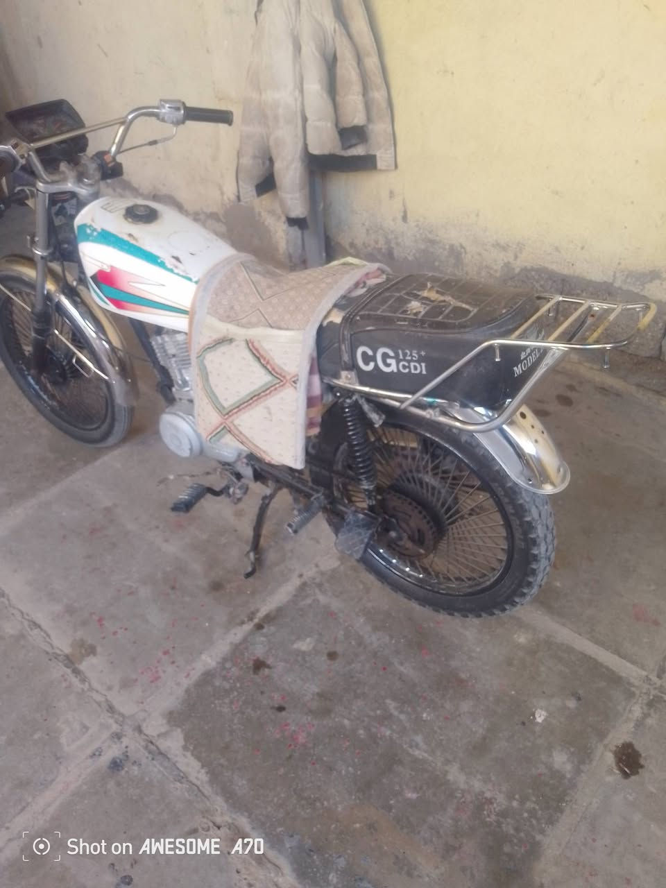 لبيع دراجه نامه برو كلك مكفوله من كلشي مكينه جديده سعر 250وبيه مجال مكاني محويل  شغاله خير من الله ***********
