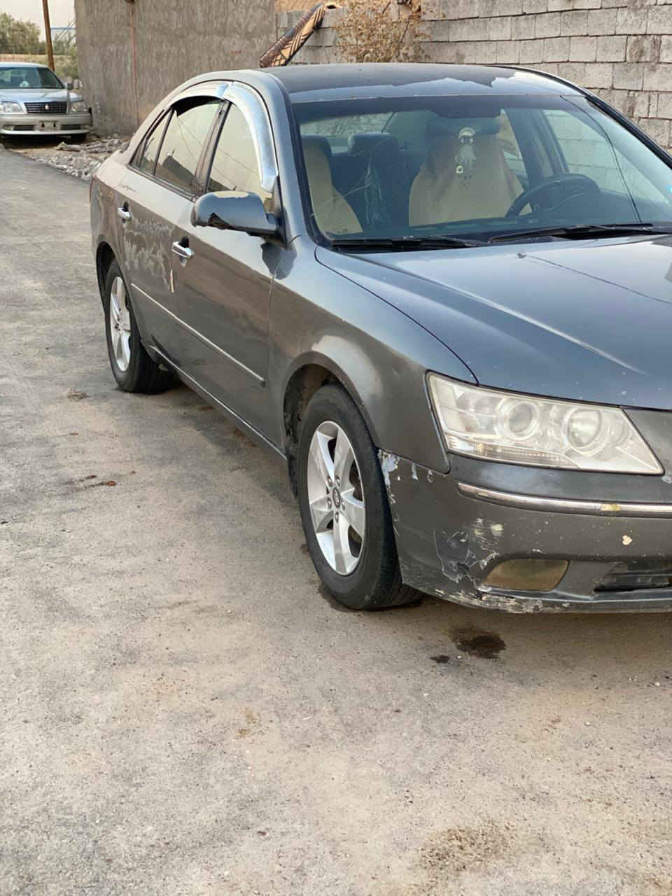 سلام عليكم للبيع سوناتا موديل 2010 وارد أمريكي ضربه بس الجنطه مصبوغه حزام حداديه امامي خلفي تخم تاير السعر 95 اوبيها مجال المكان بغداد ***********

