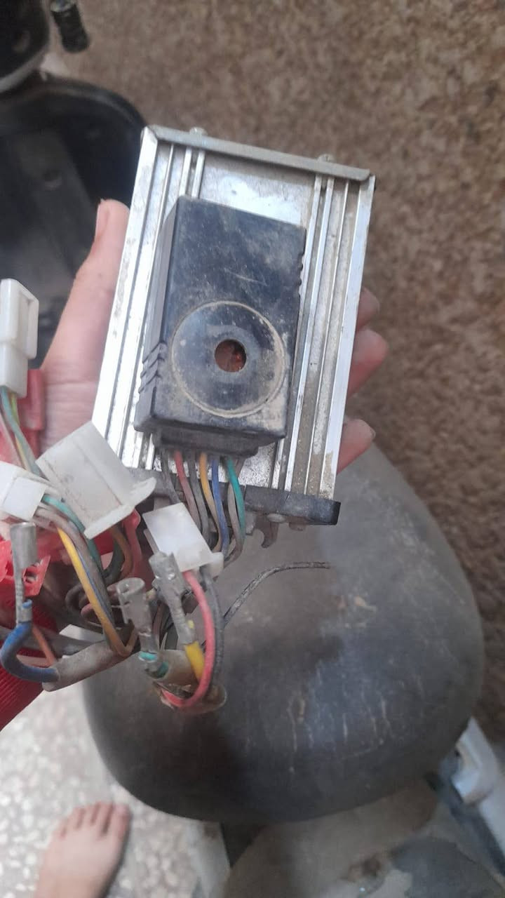 دراجه شحن طافيه نقصه بطارات بقط هابطه كوم حديد وسعر مناسب ماكني الشعب ***********
