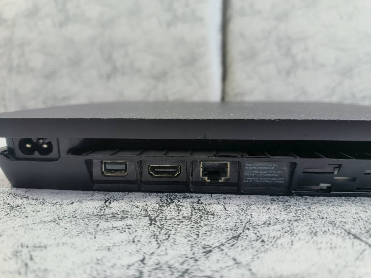 سلام عليكم عندي بلاي فور سلم جديد اونلاين الذاكره مالته 500 كيكا وياه هارد خارجي 500 كيكا وياه اقرص فيفا 23 و22 و سبايدر مان وجي تي اي 5 وبي حساب كلش قوي كل اانوع الفيفات موجود بي حتى فيفا 25 اريده ب250 وبي مجال او مرواس اكس بوكس سيري اس وانطي فرق مكاني واسط الكوت *********** واتساب او خاص
