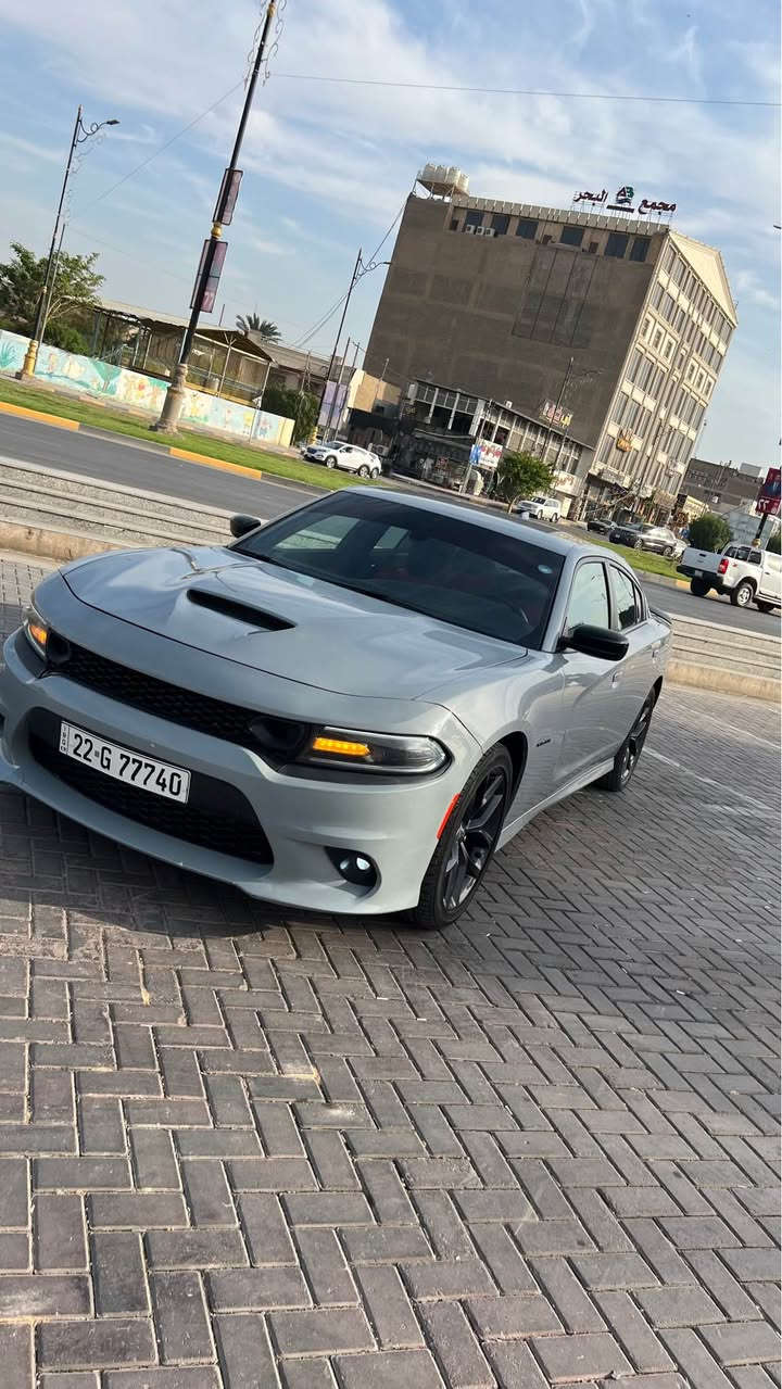 جارجر ارتي سوبر تراك 
موديل ٢٠٢١ 
لون سموك 
ماشيه٤٣ ميل 
رقم اربيل شبه مميز 
صبغ قطعتين جاملغ وبنيد 
عليها اضافات دركه هيلكات + شوته موبر + كزوز دبات سود + كزوز كتم بلادي تاخذه وياها 
مبرمجه يم مصطفى ايكل سيفتي 
مكانها كربلاء 
*********** كربلاء, العراق
