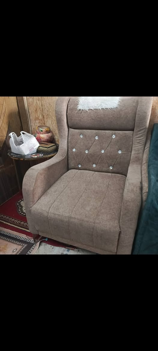 عنوان حي الوفاء مقابيل جزيرة
تخم ١٠ نفرات تزكام ١٧٥
وميز وكراسي ٣ ٥٠ قفل
طباخ جديد كلة شغال ٢٠٠ بي مجال
بوفية تزكام باب موجودة ٦٥ كلشي ما عايزة
كاونتر ١٦٥ بي مجال سبب بيع ضيق مكان


**إذا كنت صاحب هذا الإعلان وتريد حذفه لأي سبب، رجاءا أرسل رسالة إلى الدعم الفني**