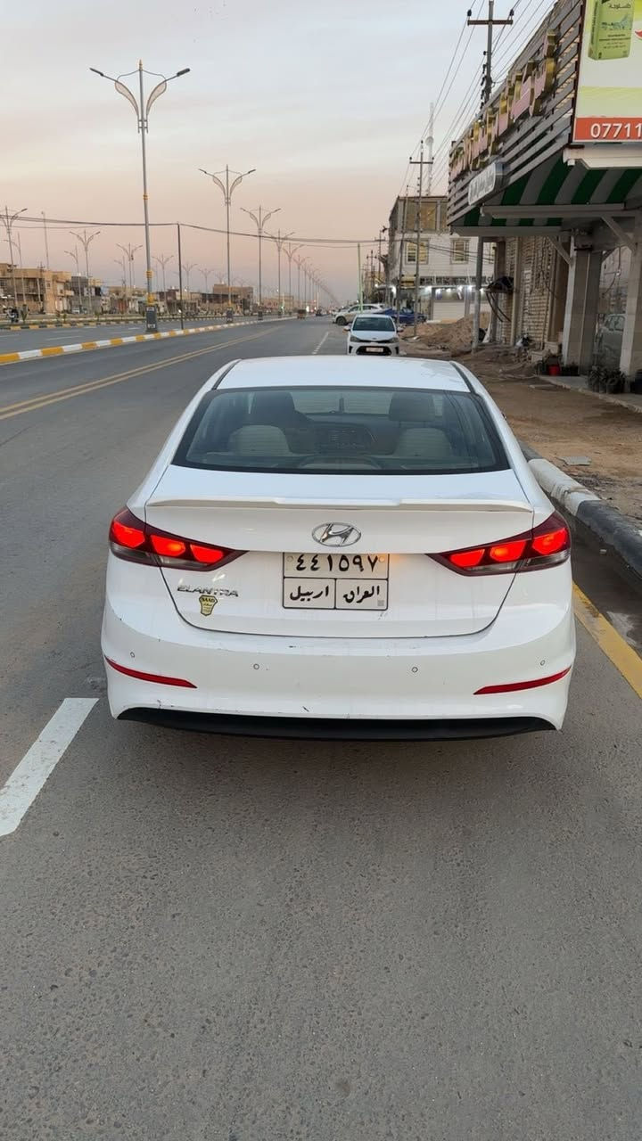 سلام عليكم ..
النتره  خليجي سوبر معروف موصفات السوبر  فول \\. موديل 2018 
حادث باب خلف السائق و جاملغ ملاون 
والباقي مكفول من دعاميه لدعاميه
 السعر.  150. وبيه مجال بسيط  مكان السياره كربلاء  
***********
