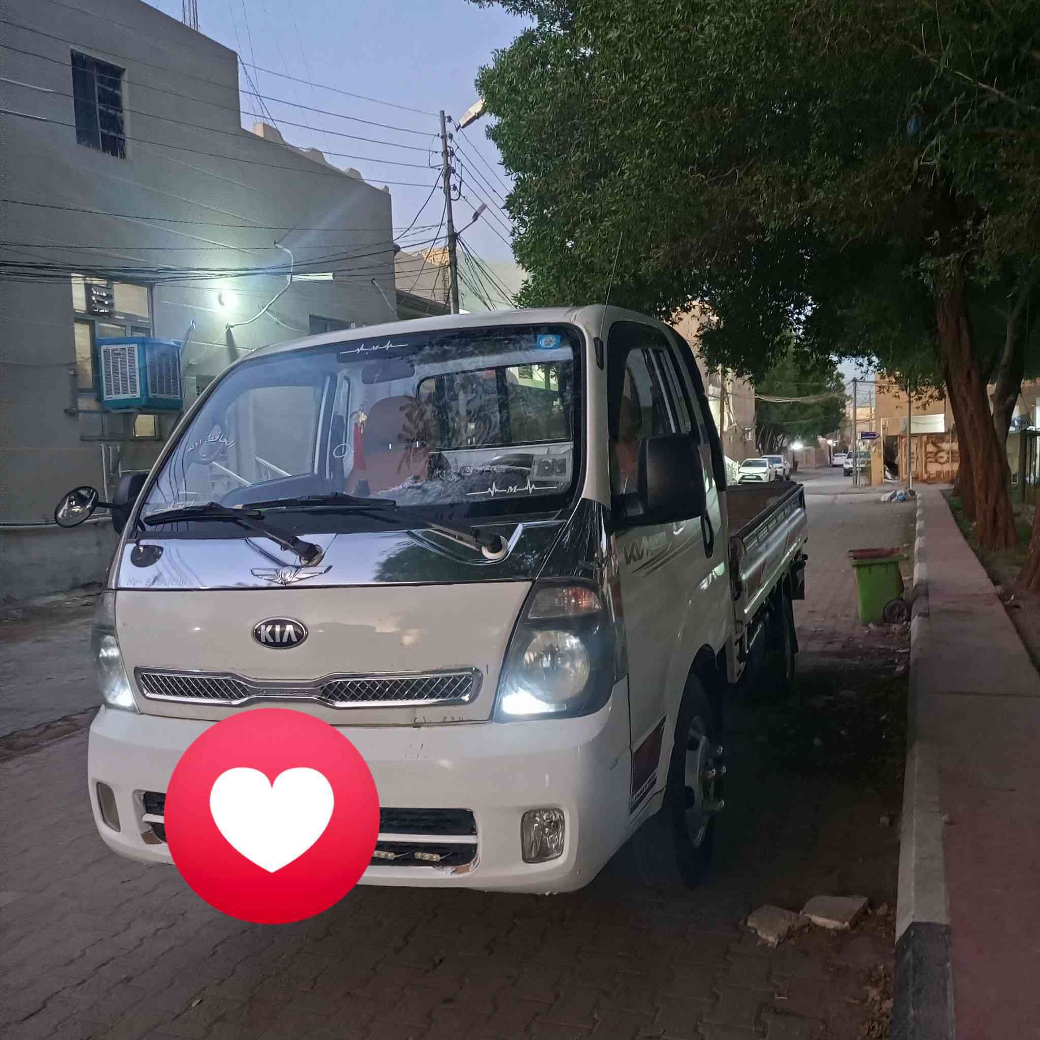 كيا فحل موديل 2017محرك مفتوح 4000
لون أبيض ضررها تبديل باب السايق تبيدل قطعه بلادي مكان كربلاء رقمها بغداد السعر 120قابل للتفاوض ***********
