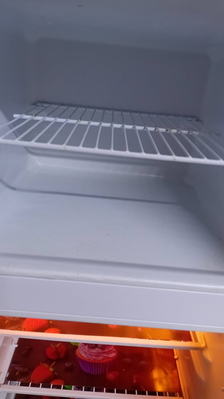 السلام عليكم ثلاجه للبيع شغاله ما بيها اي عطل بس بيها المجر مالتها مفطور ونظافتهه مثل ما موضح بصوره أريدها ب75  وبيها مجال بسيط مكاني الشرطه الخامسه قرب افران الساعدي


**إذا كنت صاحب هذا الإعلان وتريد حذفه لأي سبب، رجاءا أرسل رسالة إلى الدعم الفني**