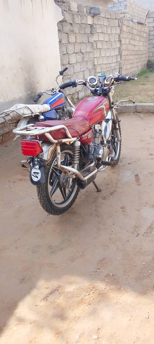 السلام عليكم

موطور للبيع 🏍️

النوع جني ابو التفاحه

جوز تايرات جدد

ام بي ثري جديد 

دشبول وسلف شغال 

السعر ٣٢٥ وبي مجال 

الاستفسار اتصل عل الرقم ***********
