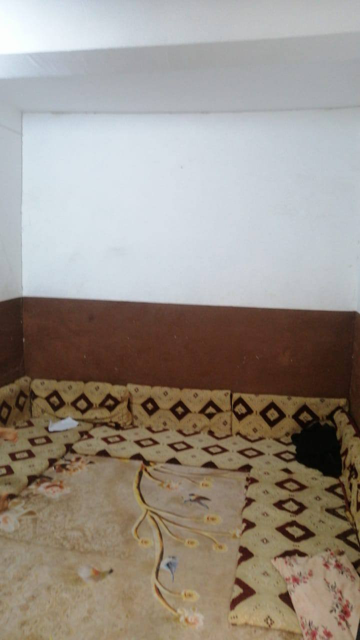 دار للبيع حي الجزيره مساحه 100طولانيه بناء قديم ينسكن بيه هو حساب عرصه شارع 6طابق ونص السعر 85الاتصال الاستفسار اكثر ***********
