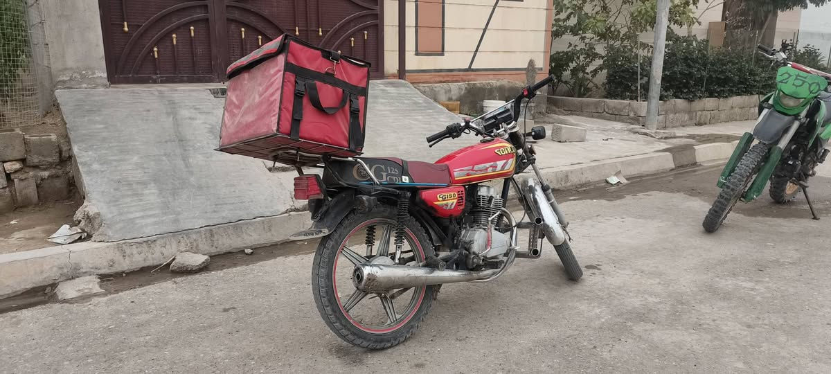 دراجه للبيع نقصها بوربرنات خلفي
سيڤان 2020 غراضها 23-24 رايدها 350 بيها مجال شي بسيط.. مكاني ديالى المقداديه ***********
