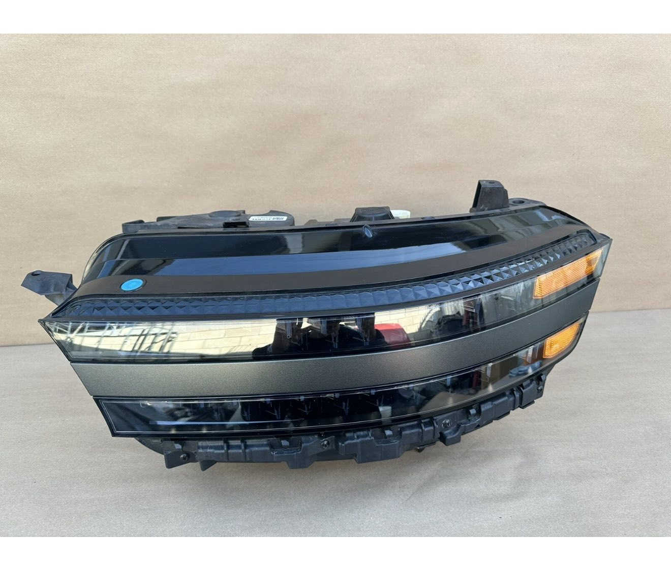 متوفر جميع لاياتات امريكي والخليجي وجميع فسفورات والاشاير ونيكلات والهوائيات جميع نواعم موجودة لكافة الفئات والاسعار مناسبة لأعضاء الكروب للاستفسار ***********-***********
