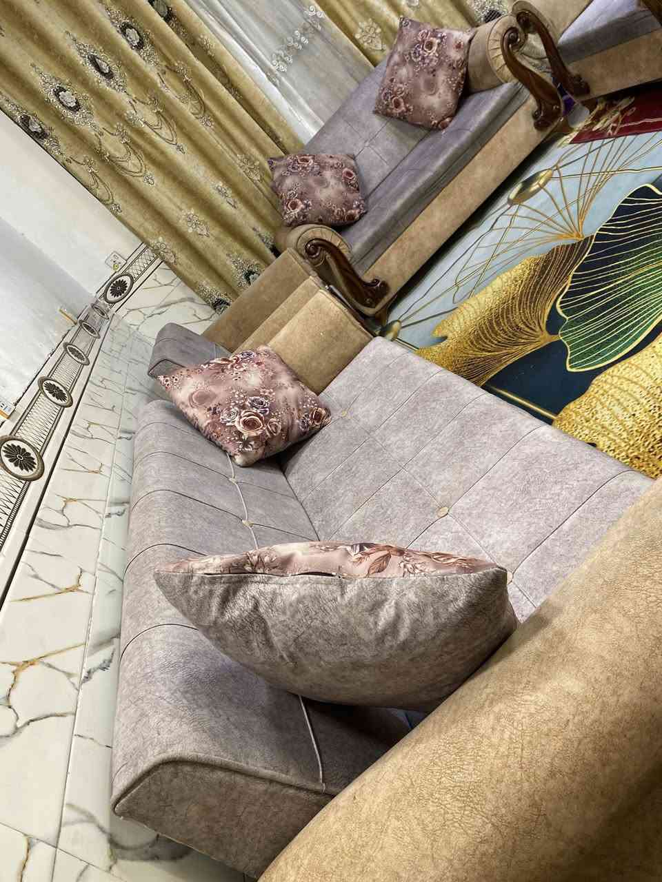 تخم 10 مقاعد تسكام بلوك اسود اخو الجديد اي ضرر مابي السعر 275 وبي مجال المكان كربلاء ***********
