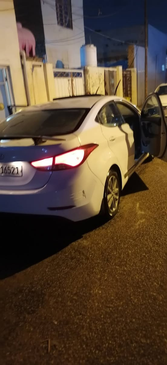 ‎النترا 2015 محرك 1800 مكفول من الصبغ رقم بغداد دولي مكان نجف ماشيه ١٣٢ حقي *********** غير متوجد عل‎ النجف, العراق
