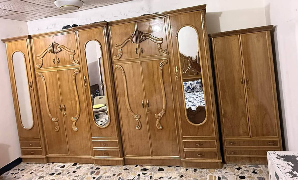 السلام عليكم
غرفة نوم للبيع 
السعر مليون ونص 
***********
