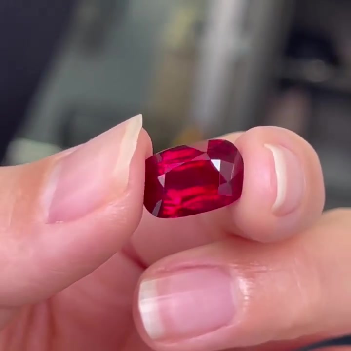 Natural ruby 
Origin burma
Weight 5.68ct
Dimensions 10.92x7.69x6.90(mm) 
Cut Brilliant/step(5) 
Shape cushion
GRS Accept
If you interested inbox me🙏🏻


**إذا كنت صاحب هذا الإعلان وتريد حذفه لأي سبب، رجاءا أرسل رسالة إلى الدعم الفني**