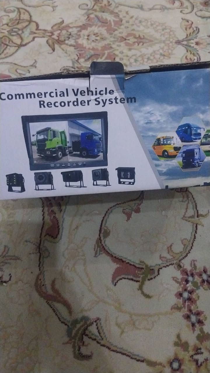 السلام عليكم مسجل هايس اصلي بلوتوث سعره 100 و كامرات اربعه معه شاشه ما مستخدمه 200 و عشر قطع تجوه الراس سعر 100 كلشي جديد  ***********
