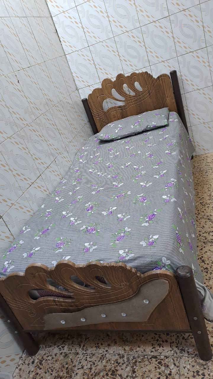 غرفة نوم تركي  مثل ماموضح بالصور والفيديو يرادلها شوي ترتيب 
وياها مندر سبرنك 
وجرباية حديد وياها مندر مال فقرات طبي الأصلي


**إذا كنت صاحب هذا الإعلان وتريد حذفه لأي سبب، رجاءا أرسل رسالة إلى الدعم الفني**