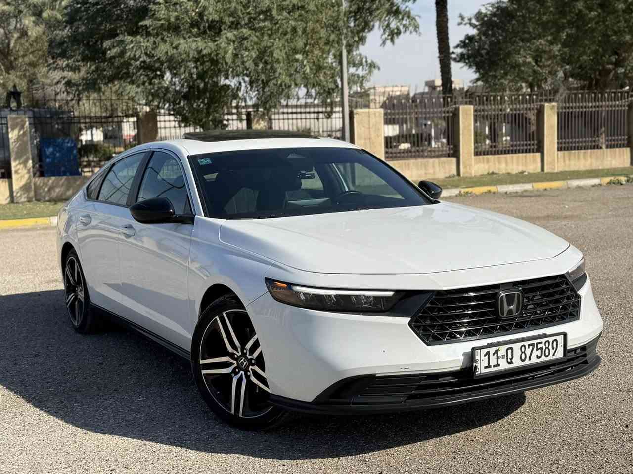 بسم الله الرحمن الرحيم
للبيع
هوندا اكورد 2023 هايبرد سبورت 
مواصفات السبورت معروفه 
السيارة بدون  صبغ 
بدون ايرباك 
حادث جاملغ خلفي فقط وراجع بارد 
ماشية 47 الف 
رقم بغداد بأسمي 
السعر 207 وبيها مجال 
للاستفسار *********** 
بغداد : الاعلام او المنصور
