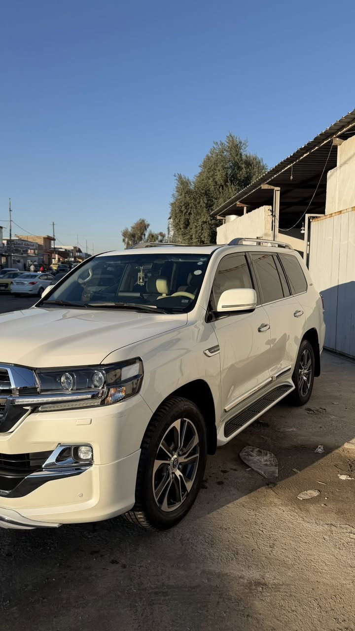 الاندكروز 2020شركة جيهان
باب اول GXR 
محرك 6 سلندر
فول ماشيه 86 حقيقي شرط
مكان موصل 
رقمه أربيل بسمي 
***********
