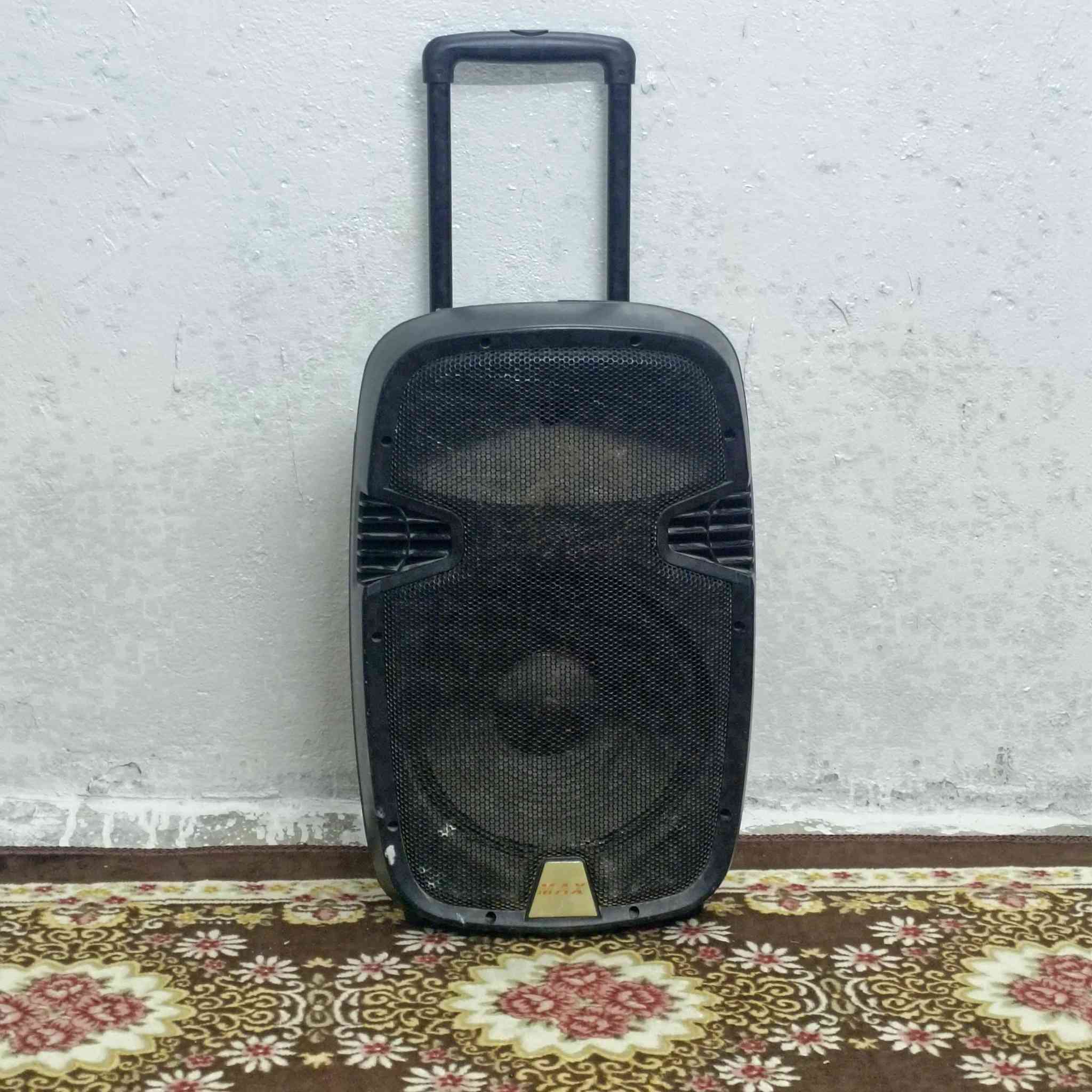 السلام عليكم عندي سماعه للبيع شحن كهرباء سوط كلش عالي بس البطاريه عاطله مال الشحن حاليا تشتغل عل كهرباء السعر 60 الف عنواني بغداد الشعله حي الجوادين


**إذا كنت صاحب هذا الإعلان وتريد حذفه لأي سبب، رجاءا أرسل رسالة إلى الدعم الفني**