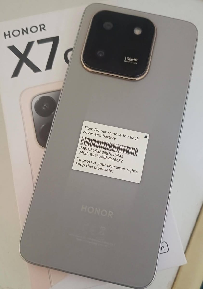 جهاز هونر اكس 7d ذاكره رام 16 بطاريه 6500 معالج سناب دراگون جهاز صارله اقل الشهر من فاتحي من كارتون لسعر 275. ***********
