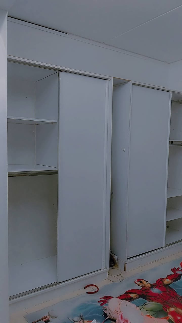 سلام عليكم اخوان عندي كناتير عدد ثنين قياساتهن واحد مترين في متر وعشره سانتيم عمق ستين وثاني متر وربعين في مترين عمق ستين ملحق متر وتلاثين في خمسين عمق ستين تواصل ***********
