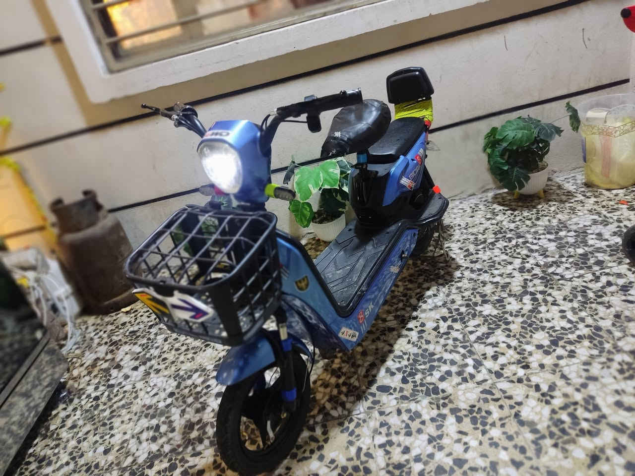 اسلام عليكم  دراجه شحن حجم  14 دراجه  حلوه و نضيف  مكفوله من بطاريات  و عقل جيبلك واحد و فحصه 3 سرع تايرات جدد سويجات 2 و بصمات 2قفل تاير  الوره  كدامك شوفه الدراجه نضيفه  السعر 200 قفل  مكاني بغداد  حي الجهاد   الريد يشتريه يطبلي خاص


**إذا كنت صاحب هذا الإعلان وتريد حذفه لأي سبب، رجاءا أرسل رسالة إلى الدعم الفني**