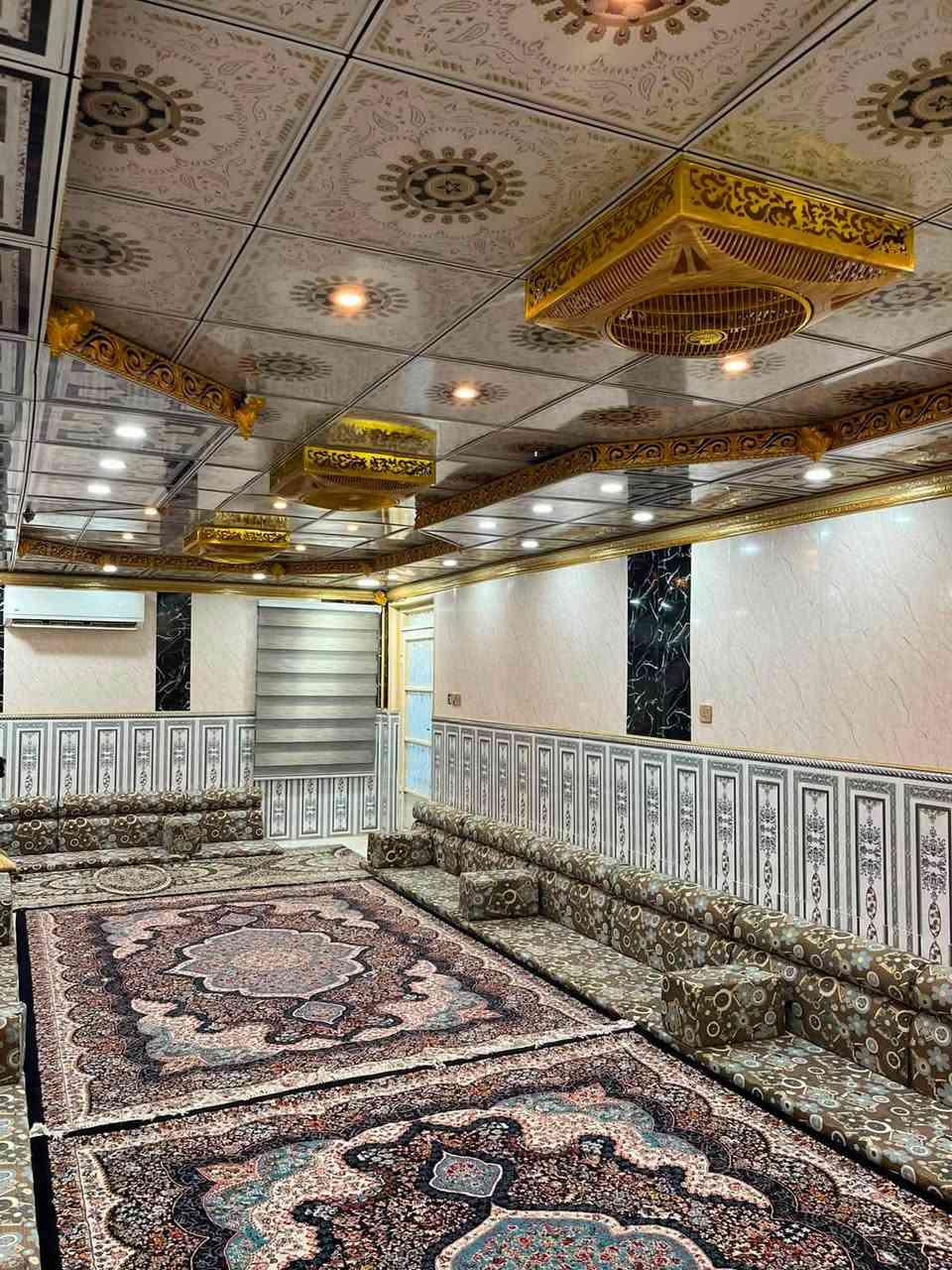 بيت للبيع 200متر في منطقة الصالحيه بناء طابقين قريب على مدرسة المسيب 
ابو علي للعقار ***********
