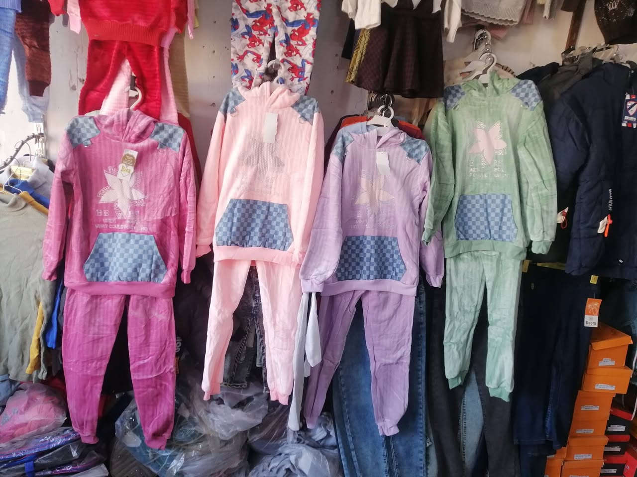 #تراك ولادي قديفه وموديل ثاني محير ٨ل١٣سنه ب٦٥٠٠
#تراك قديفه بناتي ٤ل١٢سنه ب٦٥٠٠
#توصيل مجاني داخل الفلوجة في استلام الطلب فقط فقط
#العنوان_فلوجة_حي الشهداء شارع مرطبات مشمشه مقابل عيادة دكتور وليد الفهداوي مجاور مكتب العراب للموبايل
#للحجزخاص او واتساب ***********
***********
