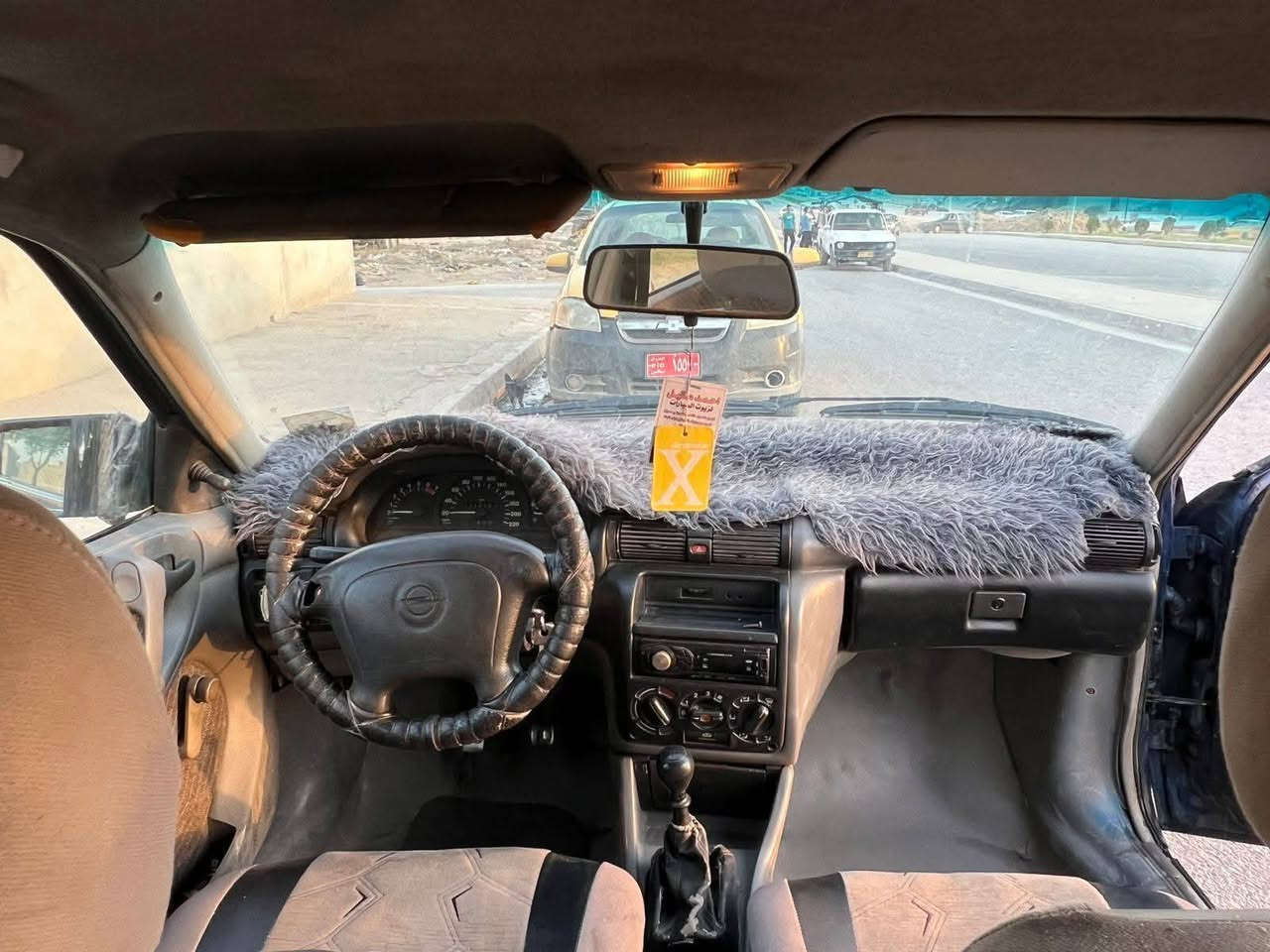 السلام عليكم استرا للبيع موديل 1991 گير ومحرك شرط طخم جديد صبغ عام جماليه رقم بغداد مشروع وطني كابون بانزين الشرعي موصل جانب الايمن ***********
