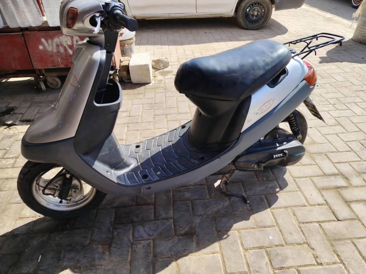 دراجه زعره خطين دراجة نضيفه كهربايات كله شغاله سلف هندر كله شغاله تصال ***********
