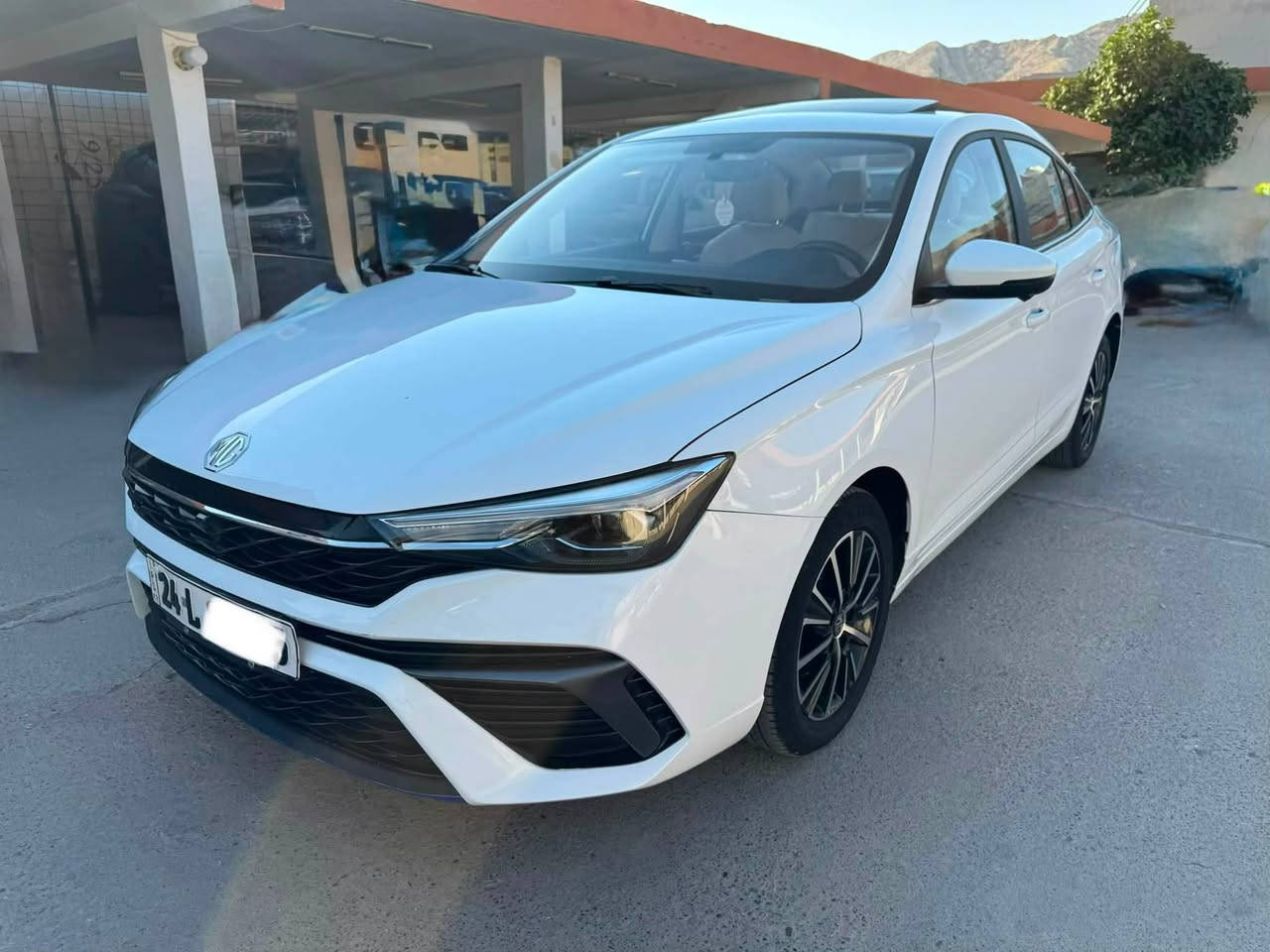 بسم الله الرحمان الرحيم
***********
MG5 2025 ظمان شريكه ليكزيري فول موسفات
محرك مرغوب 
موسفات 
بصمه
كوشنات جلد +كهربايي
لايتات زينون
سلايد
٥ كاميرات
تبريد مركزي
شاشه لمس
حساس
داخل كريمي
ويل كروم
رقم دهوك سنوي جديد
مكان سياره دهوك
سعر سياره( ١٢٠ ورقه )  فقط
