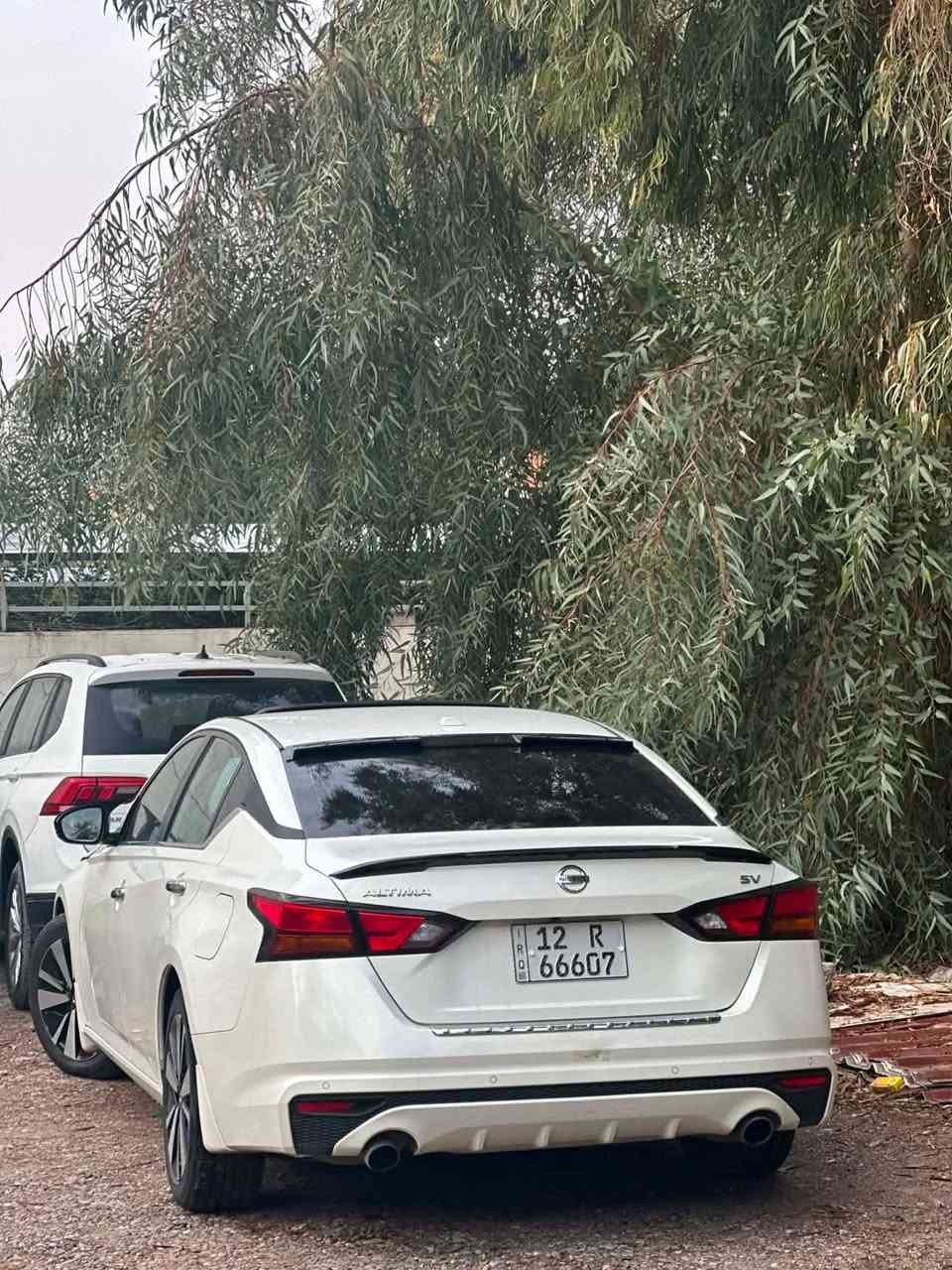 نيسان ألتيما فئة SV
🛑فول موصفات 
🛑شاشة كبيرة 
🛑حساسات 360 
🛑توقف ذاتي 
🛑قيادة ذاتية 
🛑فتحة سقف 
🛑بصمه تشغيل + تشغيل عن بعد 
🛑لدات نهاري 
🛑هيتر كشن 
🛑محرك 2500 المرغوب تنفس طبيعي اربعه سلندر  
السياره جاهزه ما ناقصها برغي للاستفسار التواصل على الارقام غير متواجد عل الصفحة 
***********
***********
