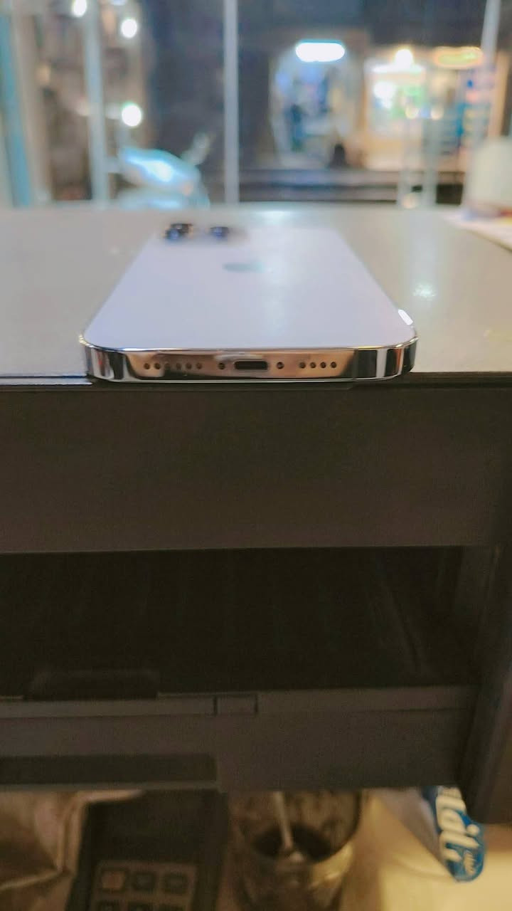 عندي ايفون ١٣ برو ماكس الجهاز قافل  ايكلود الجهاز صفر جديد مامستخدم غير اقل الشهر جان متروك حتى بطاريته ١٠٠ بلاديه بس الشاشه مالته بيه شويه ضل بطرف فوك مامبينه للبيع بعداد
***********
