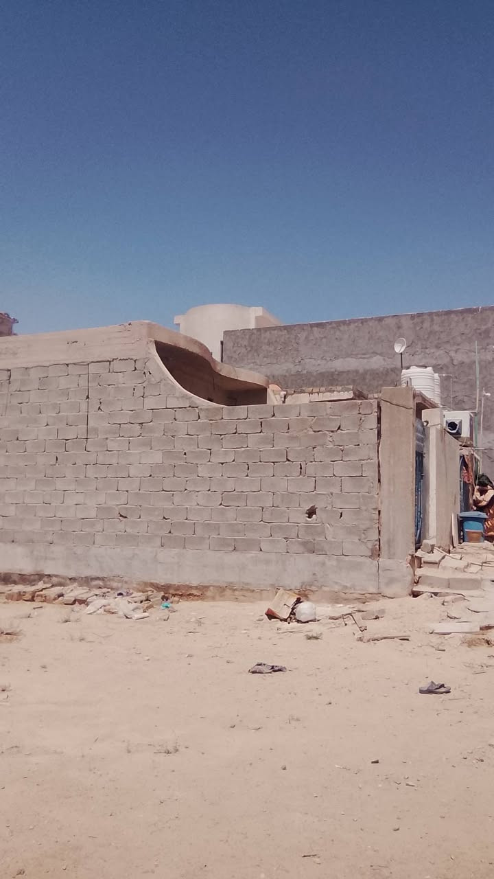 السلام عليكم بيتين للبيع
البيت الاول مساحته 125 ويصير ثاني قطعة عن الركن وعلى شارع 
البيت الثاني مساحته 75 ويصير بصف البيت الاول 
علما أن الاثنين قطعه واحده المساحه الكليه 200 متر 
السعر 180 وبيه مجال بسيط
العنوان كربلاء الانتفاضة الرابعه خلف مجمع الدره بضبط 
***********
