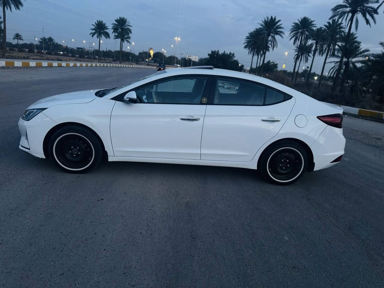 للبيع النترا خليجي رقم بغداد انكليزي
موديل2019

كفاله عامه من كلشي

فول مواصفات

فتحه

بصمه 

كامره اشاير مري

شاشه

جلد كشنات كهرباء

لد امامي خلفي

حساس امامي خلفي

مري شفط 

فول وماناقصه شي مال جناي

كير مكينه كفاله محرك مامفتوح 

ماشيه 160

السعر165 وبيه مجال

***********. مكان السياره بابل مشروع لمسيب￼
