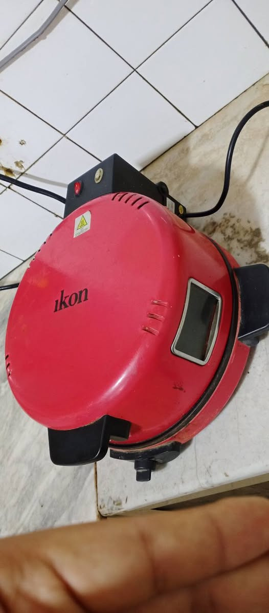 غراض بيت للبيع كلمن وسعره 
فرن كهربائي مال سياح ومال كلشي ب 15
مثرامه يدويه بعدهه جديده الثقيل ب 15
جدر ضغط فافون ثقيل كلشي مبي بس القفل مالته ماكو 7
مكساره قواطي ومعلبات ومقلاعه كهربائيه بعده كارتون ب 7
قاعده گلوب ب 2
رقم الهاتف ***********
