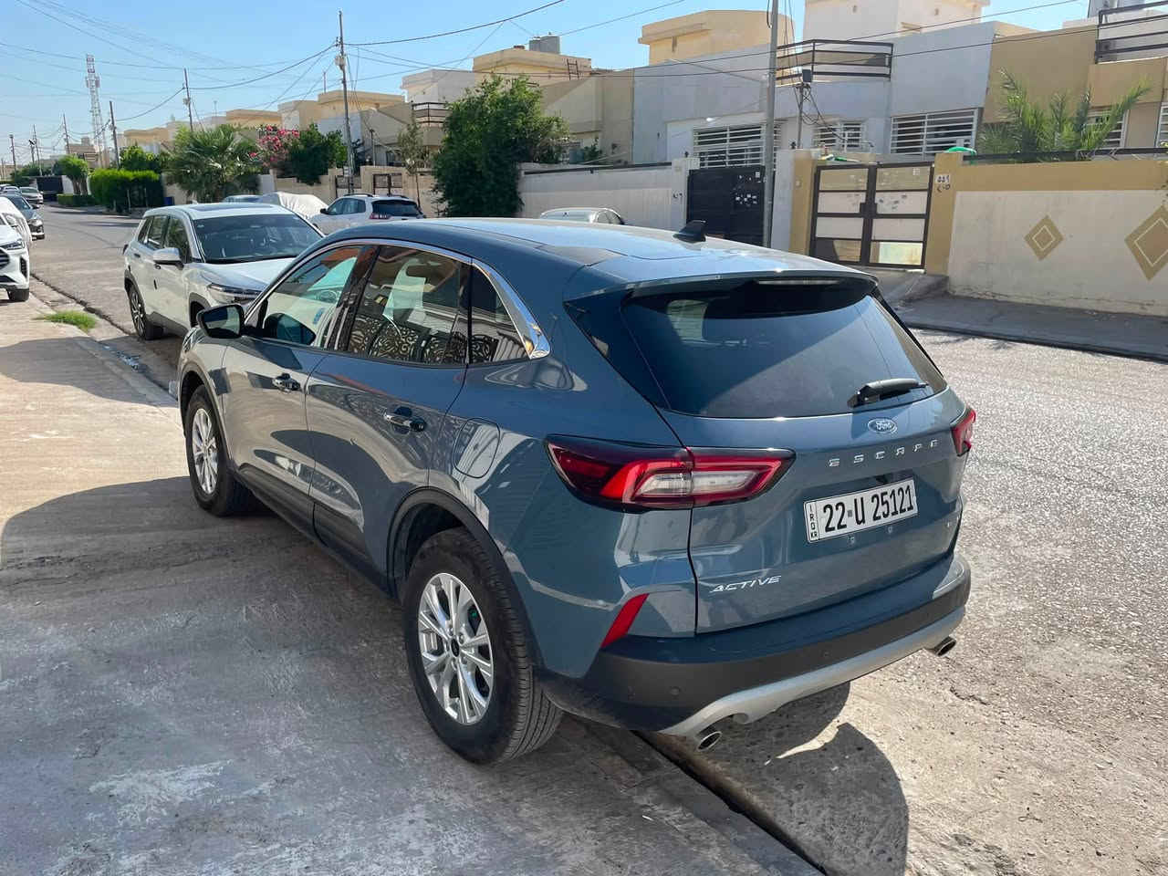Ford escape 2024 active
ماشى ٤ الف مايل بعده زيرو 
كشن و ستيرن هيتر
اوتو ستوب اوتو هولد
رادار امامى و جانبى و خلفى يعنى ٣٦٠ درجه
تبريد مركزى قطعتين
بصمه دخول بدون مفتاح 
تشغيل عن بعد 
٤ قيادات اقتصادى و سبورت و عادى طريق طراب
محرك ١.٥ توربو ٣ سلندر
يشتغل اوكتان  ٨٧ يعنى بنزين عادى 
تحديد سرعه و تحديد مسار و
قياده ذاتيه يمشى بدون سايق 
دبل اكسل اوتو ماتيك AWD
صندوق شفت 
شاشه كبير ١٣ انج 
 تدعم نظامي Apple CarPlay و Android Auto لاسلكياً (بدون الحاجة واير 
كاميرا و حساس  توقف ذاتى المقاعد الخلفية قابلة للانزلاق (تقديم وترجيع) بعد بيها هوايه مواصفات 
بيها قطعتين و شبر صبخ و شويه pdr بجم و خلف كبس بدون داخل 
ايرباك سيستم فقط برده
مكانى اربيل سياره باسمى رقم و سنويه جديد سعر ١٤٥ ورقه بيها مجال ***********
