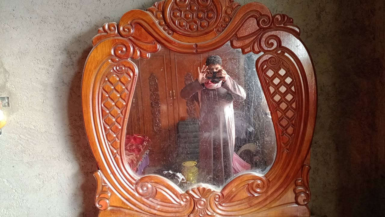 غرفه خشاب لبيع لسعر 300
رقم ***********
